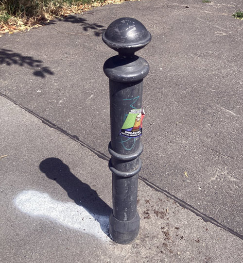 Bollard, street art, Berlin