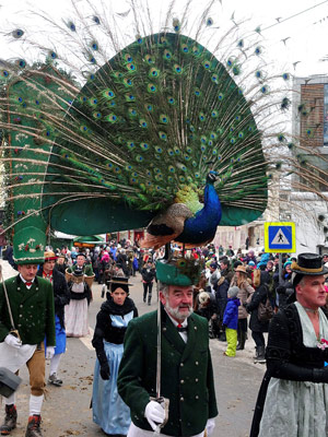 Traditional Perchtenlauf standard, Alps