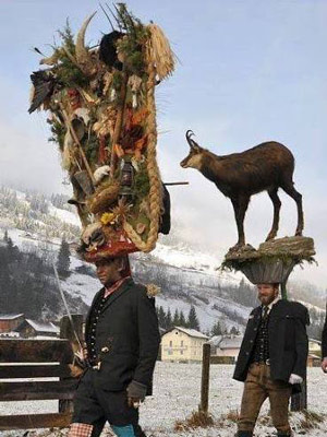 Traditional Perchtenlauf standard, Alps